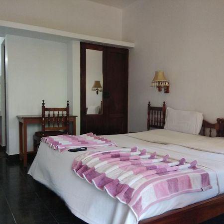 קובאלאם Beach Florra Inn מראה חיצוני תמונה