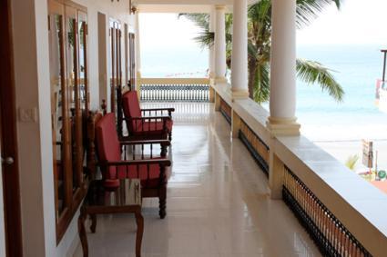 קובאלאם Beach Florra Inn מראה חיצוני תמונה